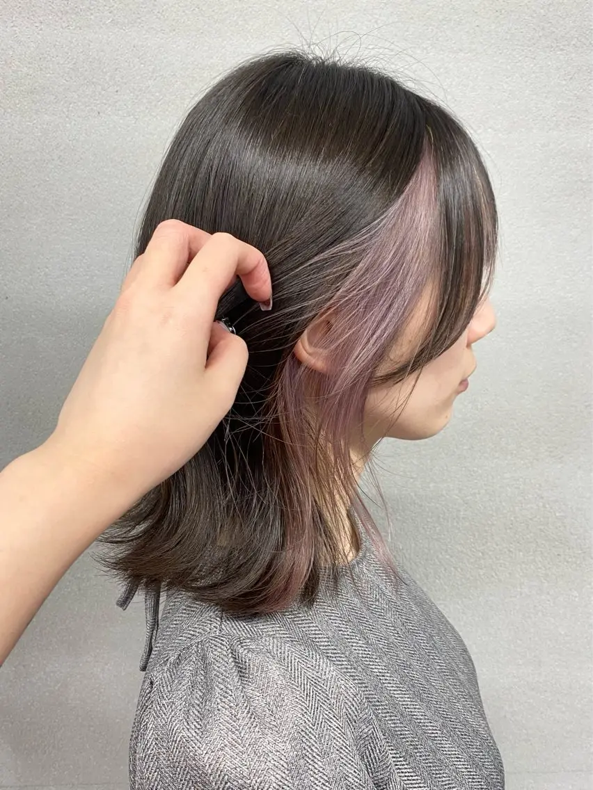 ミディアム カラー ブリーチ デザインカラー イヤリングカラー インナーカラー ピンクカラー 柏 デザインカラー/ レイヤー🐣シオリのヘアスタイル