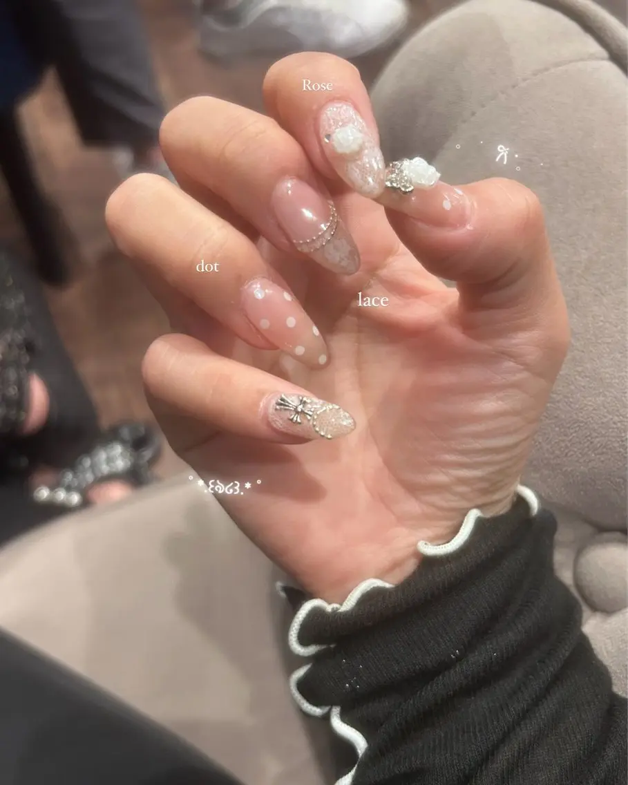 ネイル ハンドネイル EmaNail🎀 Haaruのネイルデザイン