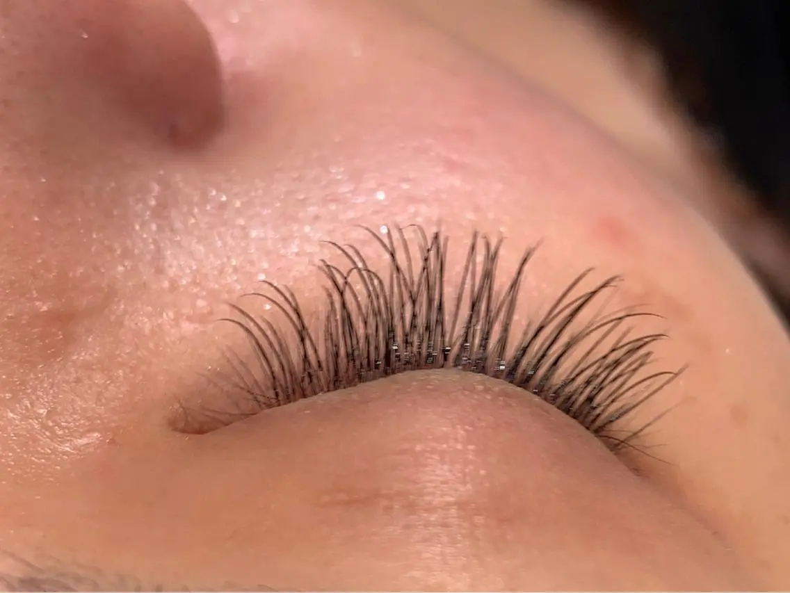 マツエク・マツパ フラットラッシュ ラルース ヘアのマツエク・マツパデザイン