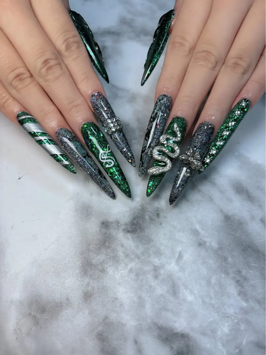 ネイル ロングネイル ハンドネイル Kayo 💅のネイルデザイン