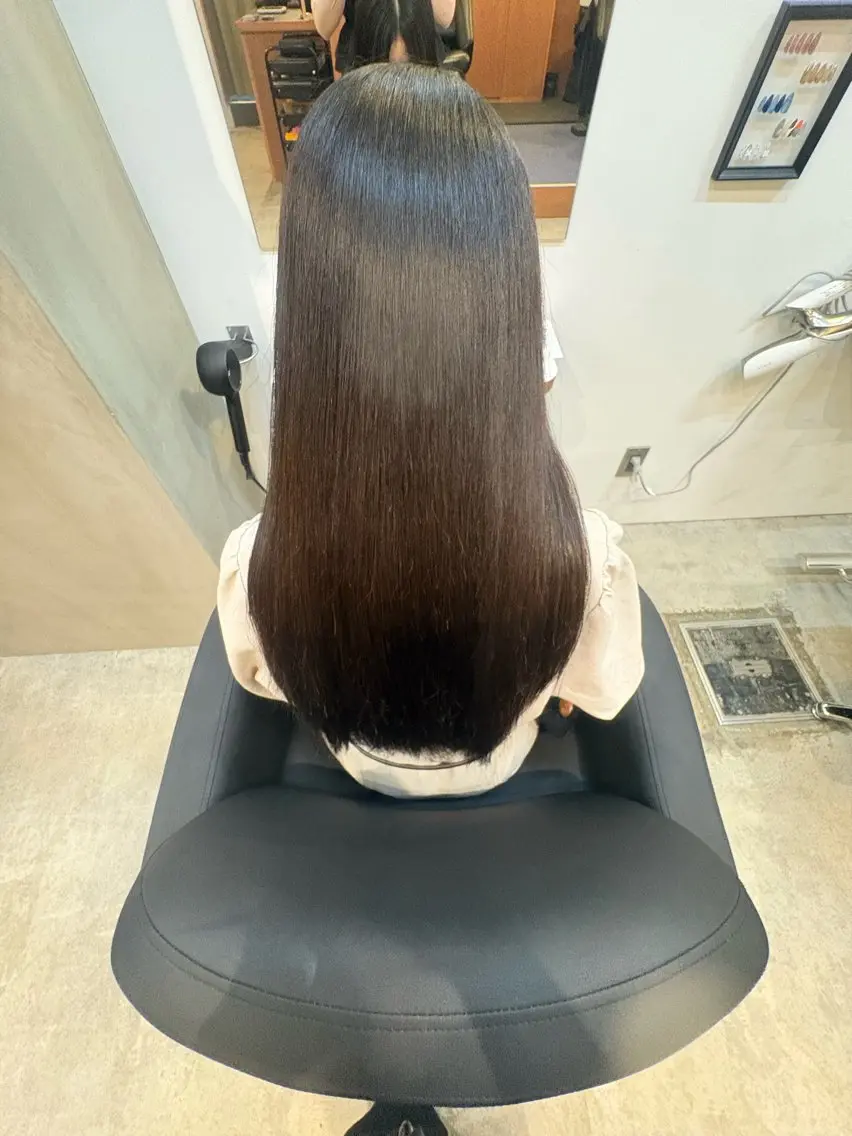 ロング ロング 縮毛矯正 𝐩𝐞𝐚𝐤𝐲 ⋆⸜🧡⸝‍⋆菜々みのヘアスタイル