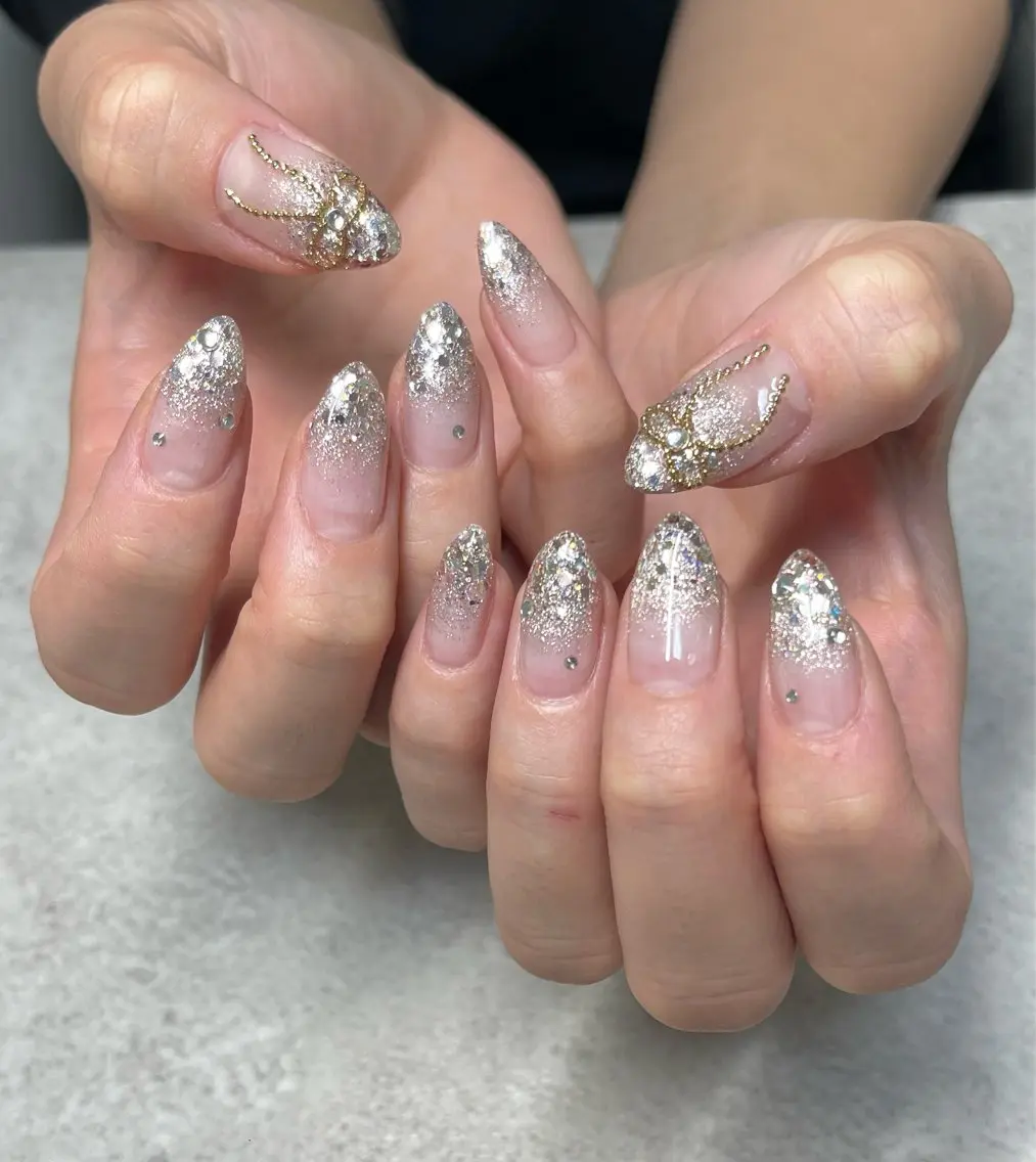 ネイル ハンドネイル ネイルルーム チャームのネイルデザイン