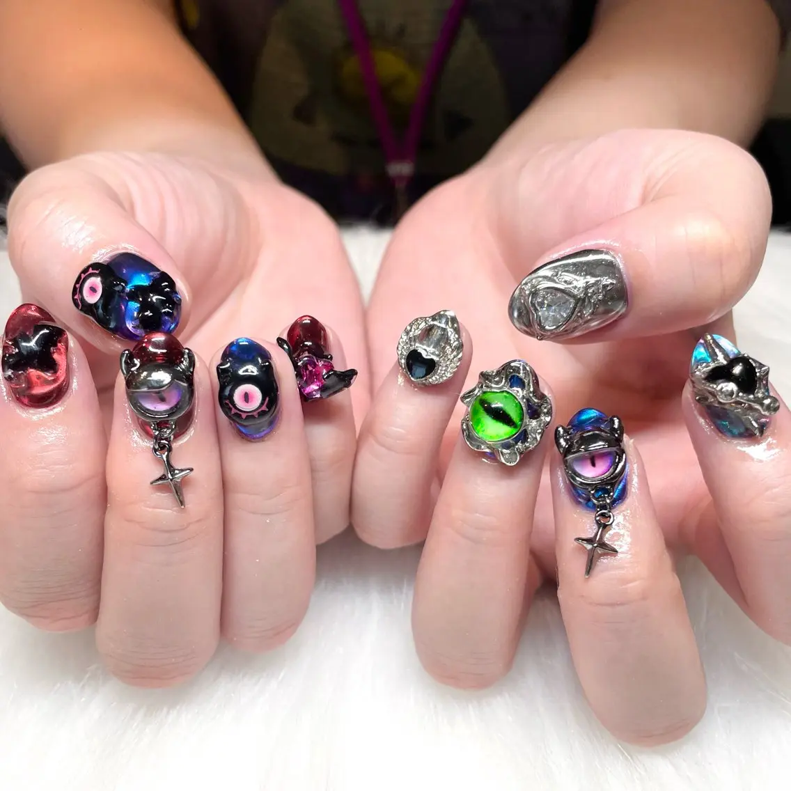 ネイル オーロラネイル ミラーネイル 持ち込み ハンドネイル Nail ヌシん家 AKANEのネイルデザイン