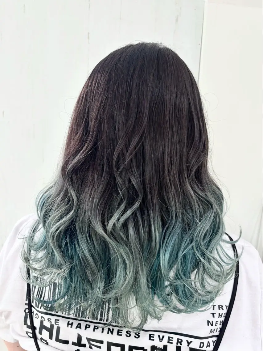 ロング カラー 古川 琴美のヘアスタイル