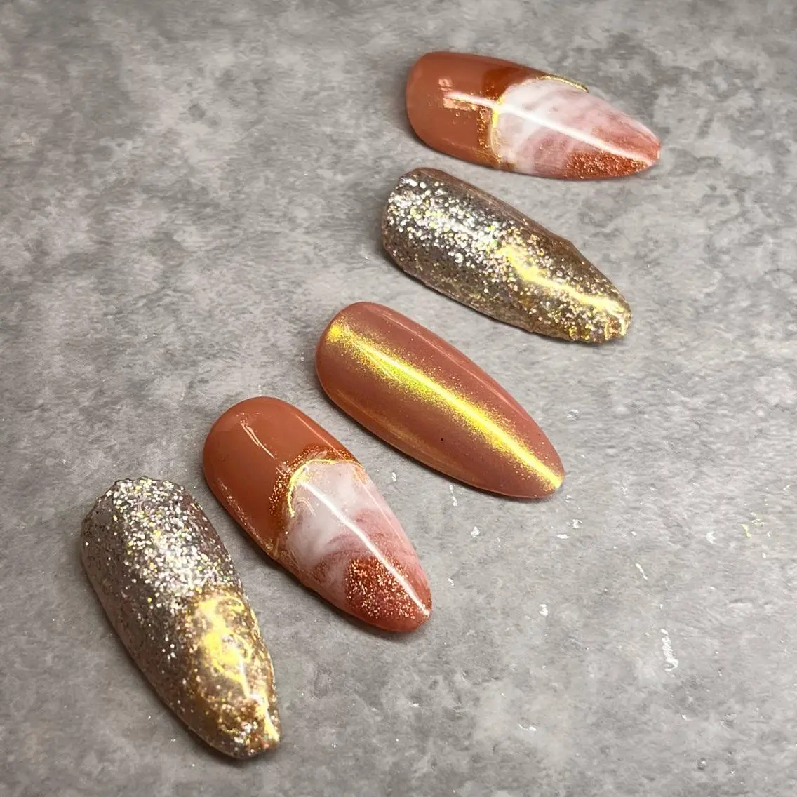 ミディアム ネイル オーロラネイル キラキラネイル ミラーネイル ニュアンスネイル ピンク RIONnail Yurikaのネイルデザイン