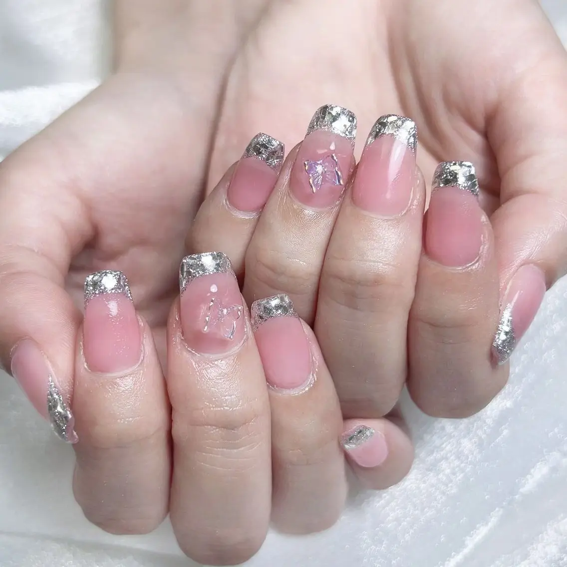 ネイル フレンチネイル ガラスフレンチ ハンドネイル Nail salon 木にいるのネイルデザイン