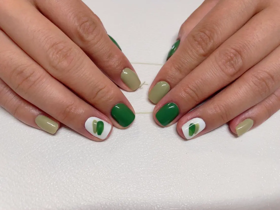 ネイル グリーン 夏ネイル エン Nail salonのネイルデザイン