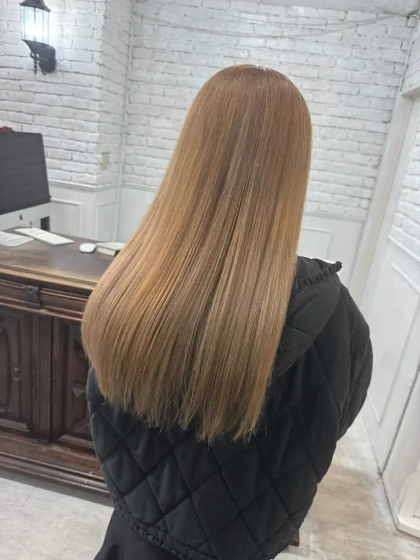 ロング カラー バレイヤージュ ミストバング ベージュカラー ブリーチ 抜きっぱなしブロンド 札幌ブリーチカラー/ ダブルカラー/ドイのヘアスタイル