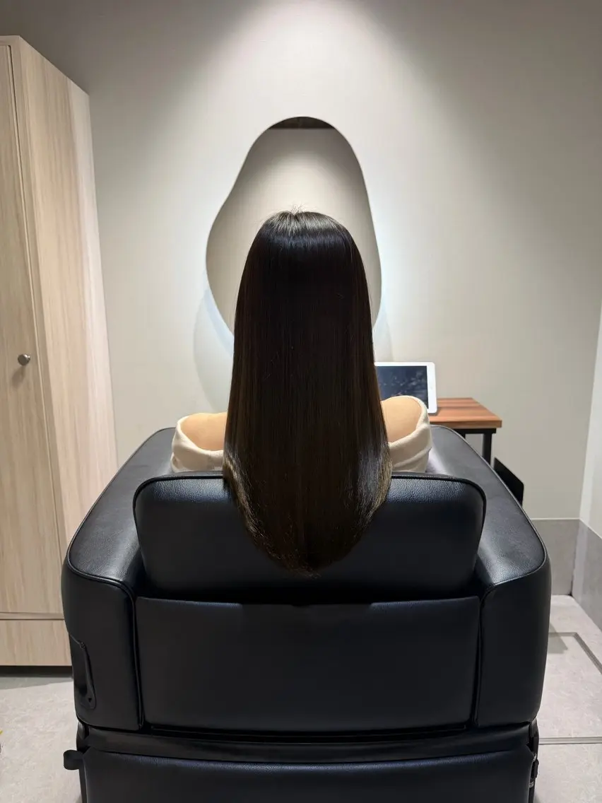 ロング 縮毛矯正 トリートメント カット ヘアカラー トリートメント NAVY 橋本心 縮毛矯正のヘアスタイル