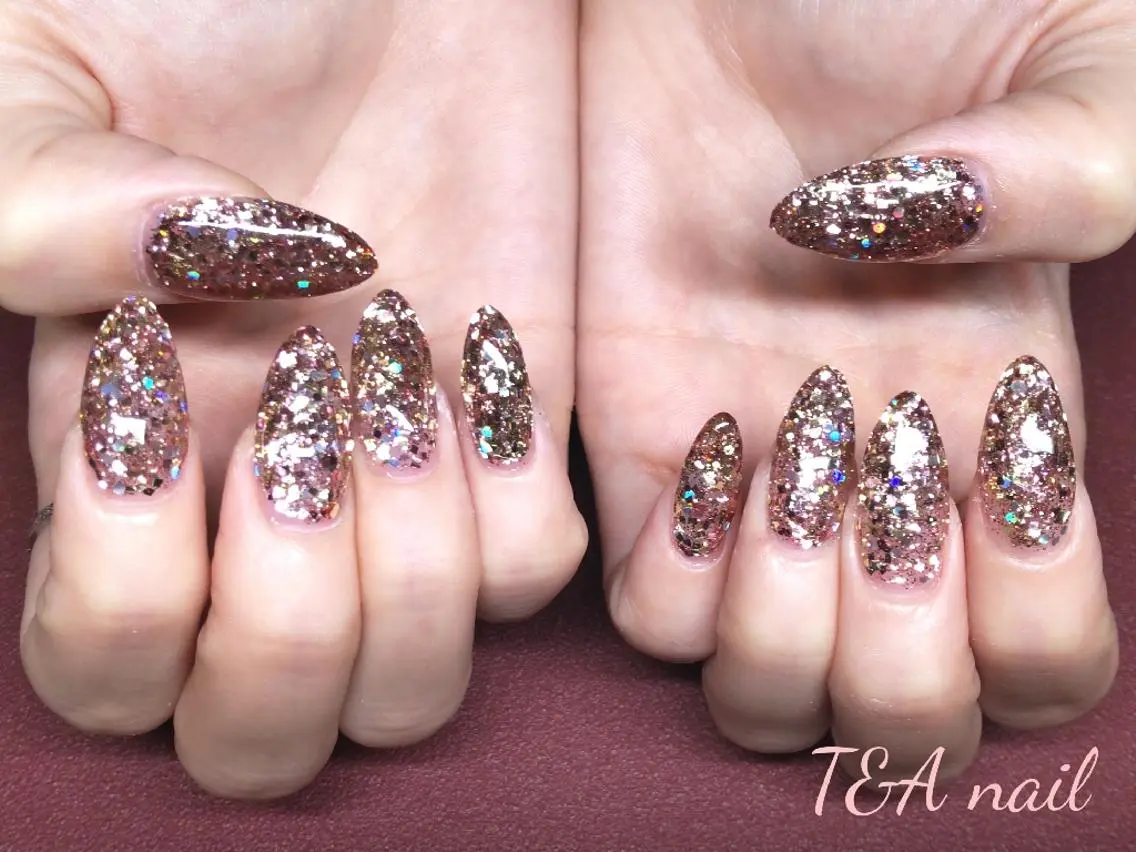 セミロング ネイル 長さ出し ジェルネイル ラメ(グリッター) ニュアンスネイル ワンカラーネイル T&A nailのネイルデザイン