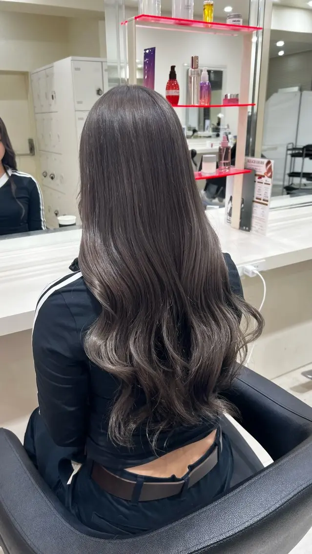 ロング カラー ヘアアレンジ ヘアカラー 韓国レイヤー＆ピンク 艶髪🩶maikoのヘアスタイル
