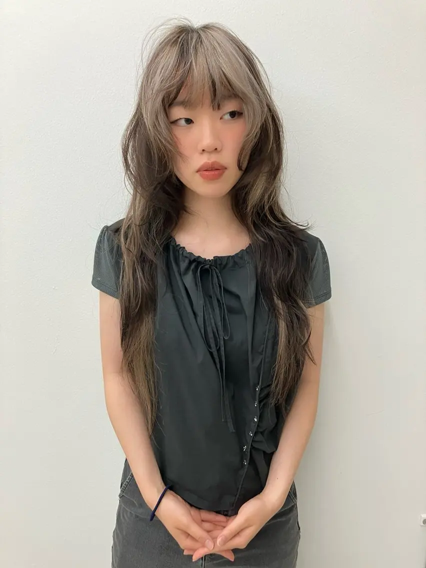 ロング ハイレイヤー ハイライト レイヤーカット ヘアカラー レイヤーカット uraraのヘアスタイル