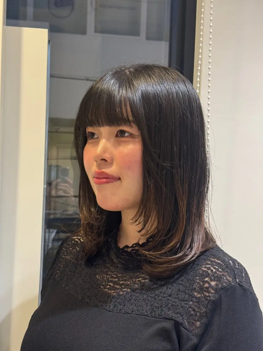 ミディアム カット レイヤーカット Y2K/𝓡𝓲𝓷のヘアスタイル
