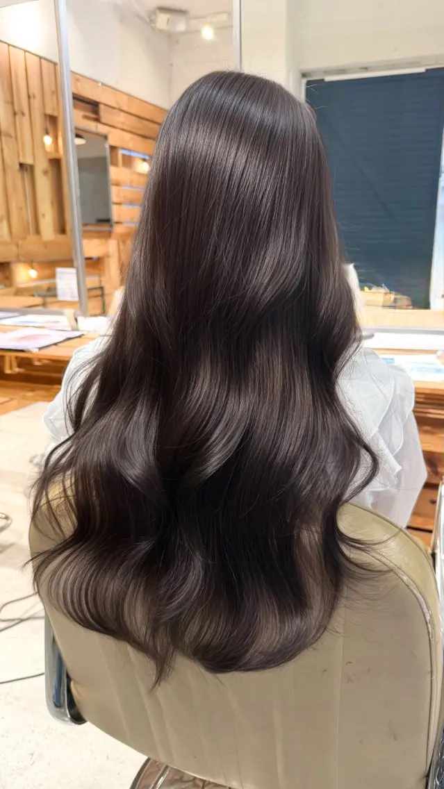 ロング カラー ブリーチ ブラウンカラー チョコレートブラウン ブリーチなしカラー ヘアカラー mellowman 【メロウマン】のヘアスタイル