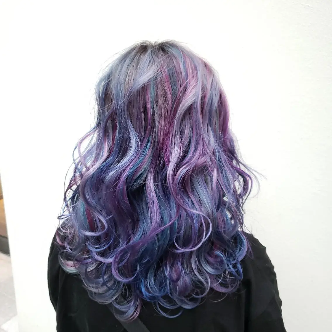セミロング カラー ブリーチ カット ヘアカラー トリートメント 艶髪✨ハイトーン ✨ホワイト✨北宗一郎のヘアスタイル
