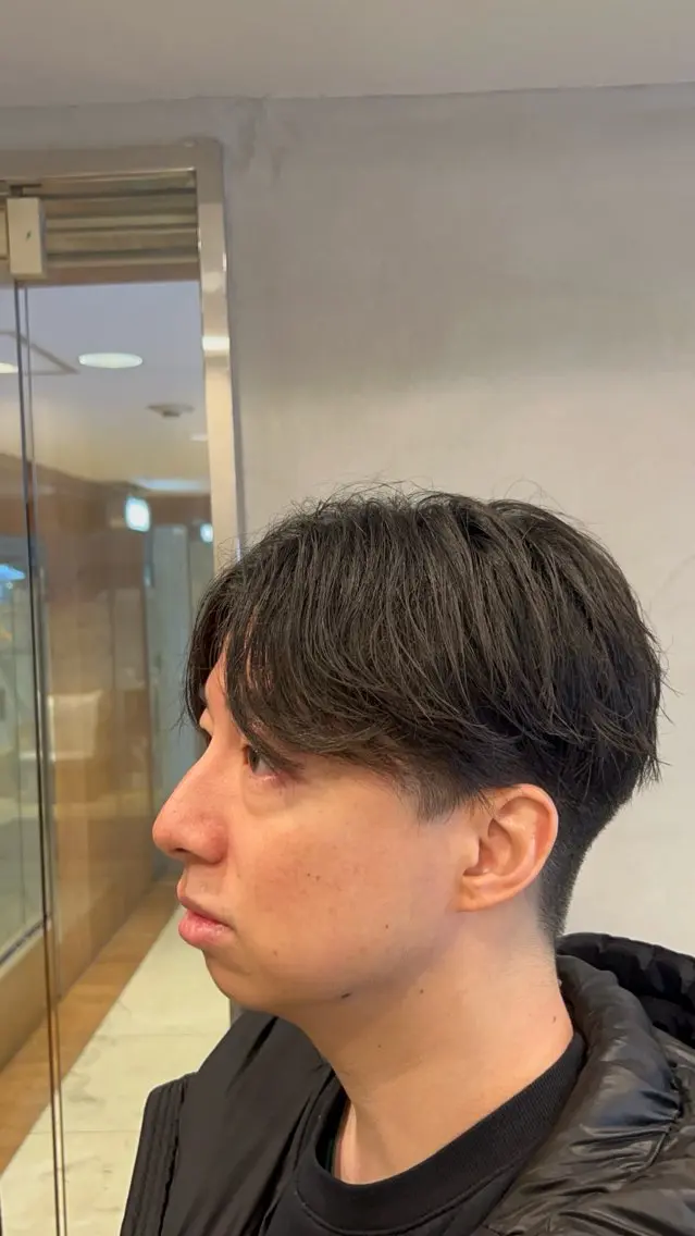 メンズ センターパート 刈り上げ 青木 星翔のヘアスタイル