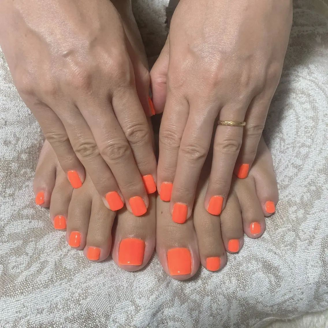 ネイル フットネイル おそろいネイル ワンカラーネイル フットネイル プライベートサロン N's Nailのネイルデザイン