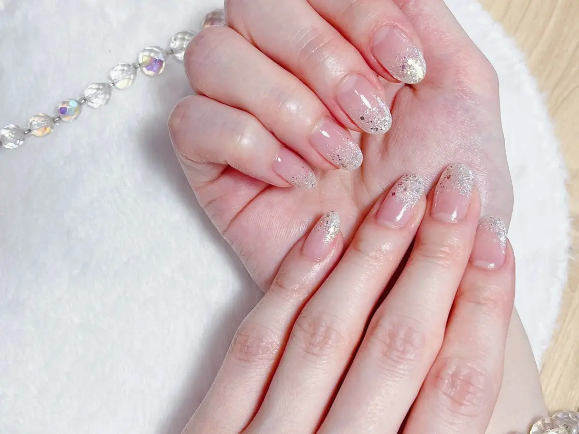 ネイル グラデーション ラメ(グリッター) ラメグラデーション シンプルネイル ハンドネイル Nailsalon Nearのネイルデザイン