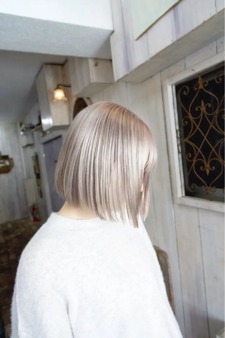 ミディアム カラー ブリーチ カット ヘアカラー トリートメント 安藤悠里/ハイトーン /デザインカラーのヘアスタイル