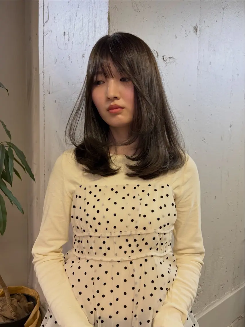 ロング カラー ベージュカラー 透明感カラー オリーブベージュ オリーブカラー 川崎 虎次朗のヘアスタイル