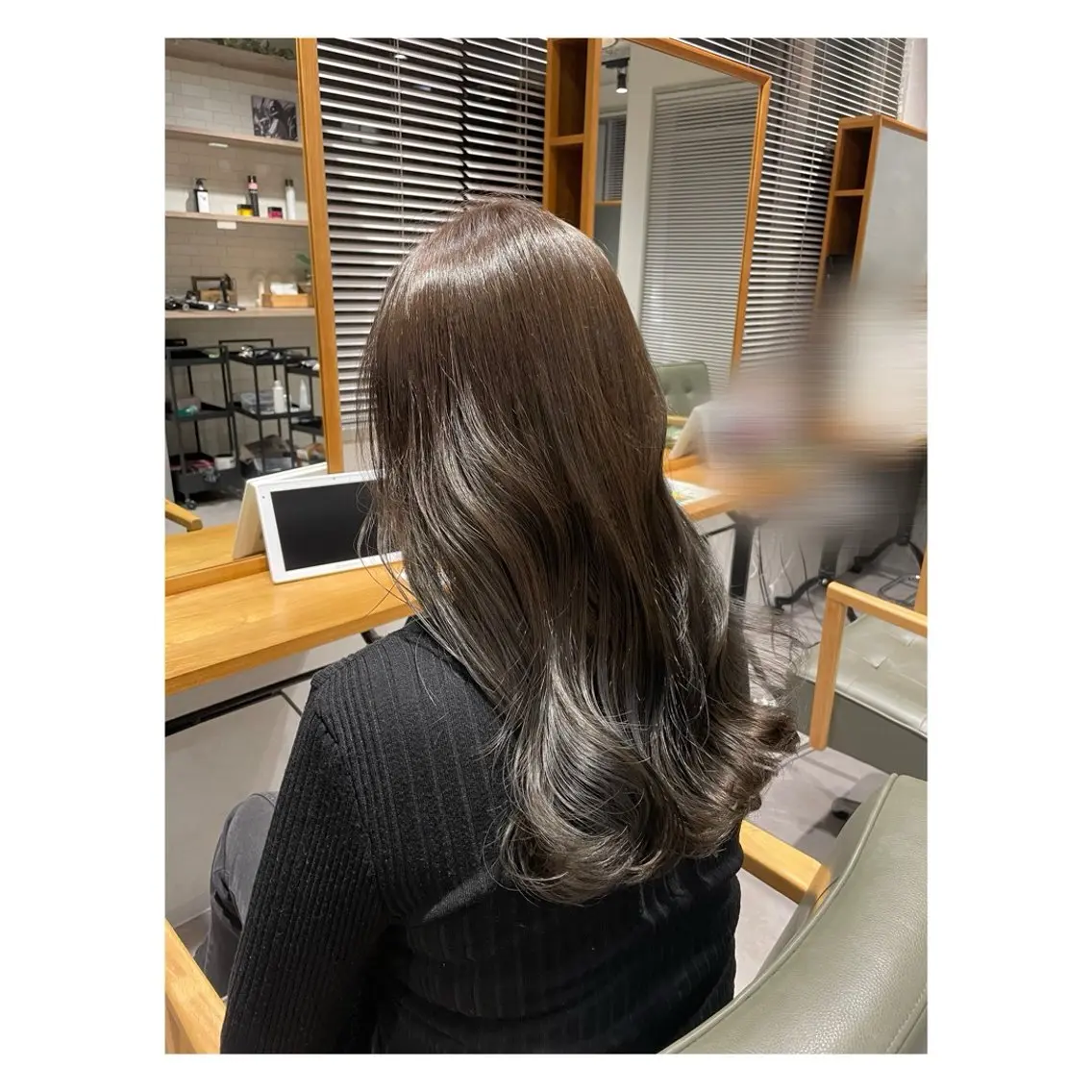 ロング カラー 石橋 咲のヘアスタイル