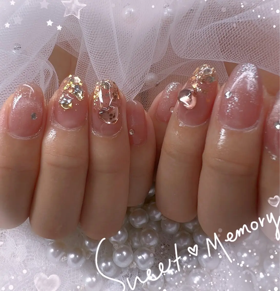 ネイル チークネイル フレンチネイル ガーリー ガラスフレンチ グラデーション ハンドネイル Chill Nailsalonのネイルデザイン