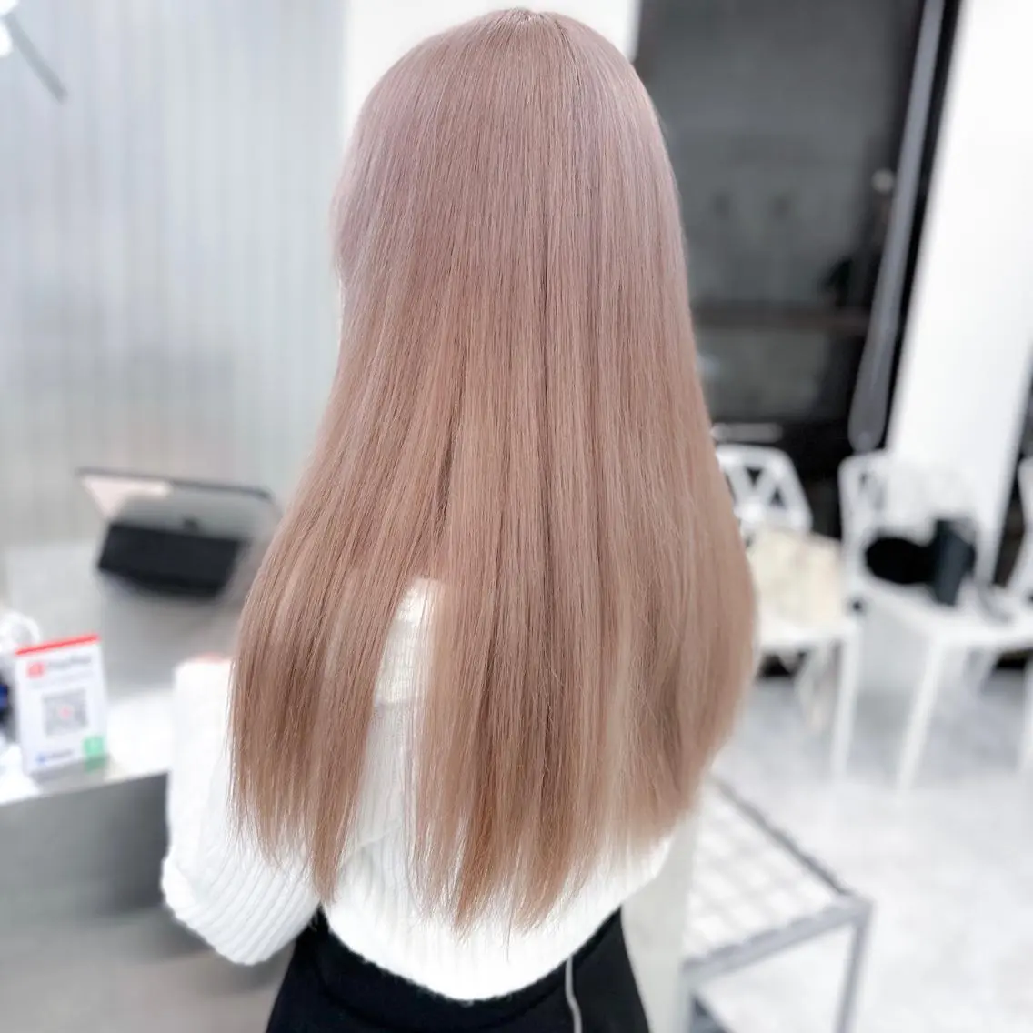 セミロング カラー ダメージレスブリーチ ×美髪矯正【滝太】のヘアスタイル