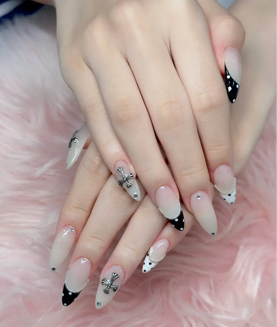 ネイル ハンドネイル HAPPI NAIL CALINのネイルデザイン