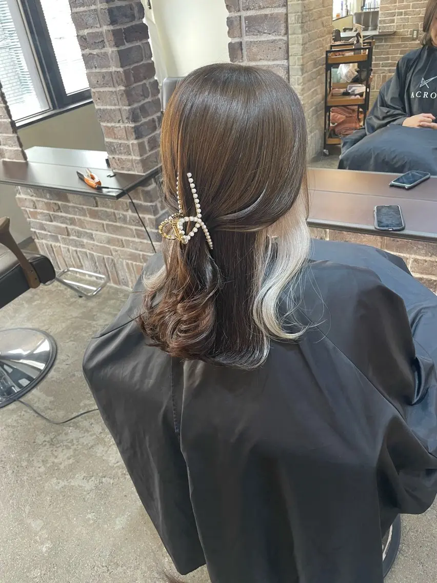 ミディアム カラー ベージュカラー ブリーチ ホワイトベージュ 艶カラー/インナー /グラデ/大西小百合のヘアスタイル