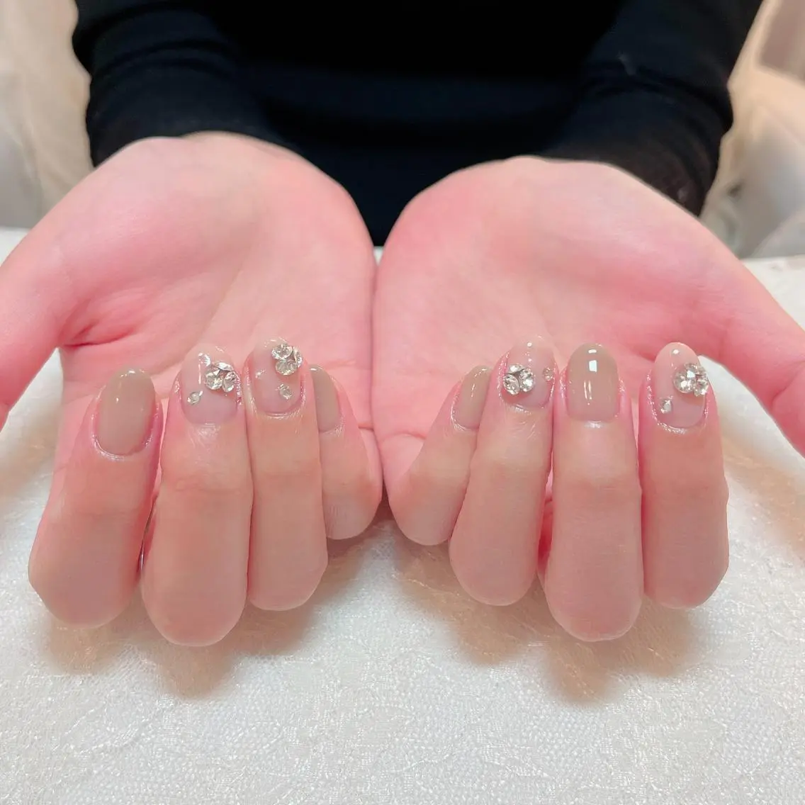 ネイル アートネイル ブラウン ストーンネイル ハンドケア aoi nailのネイルデザイン