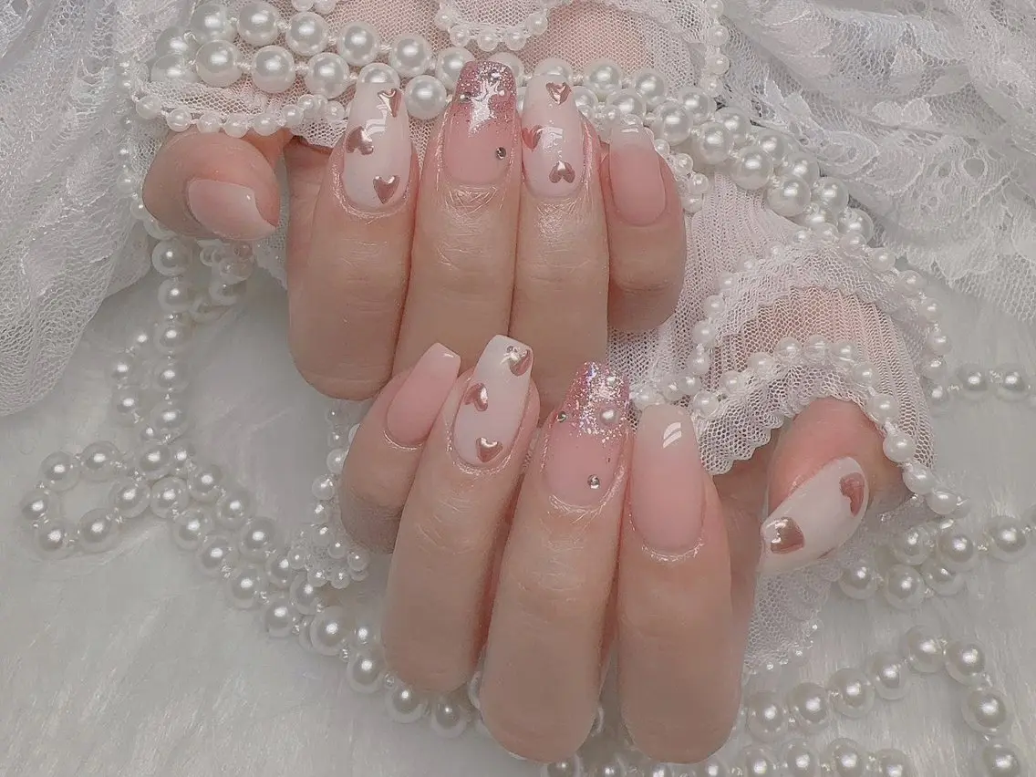 上品Bコース:キレイめなアート🎀定額ネイルサンプルからお選び頂けます❣️の写真