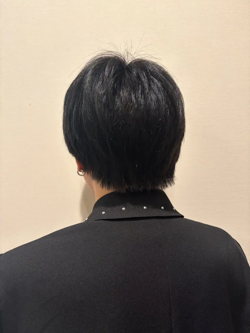 メンズ センターパート メンズショート 刈り上げ 中村 仁哉のヘアスタイル