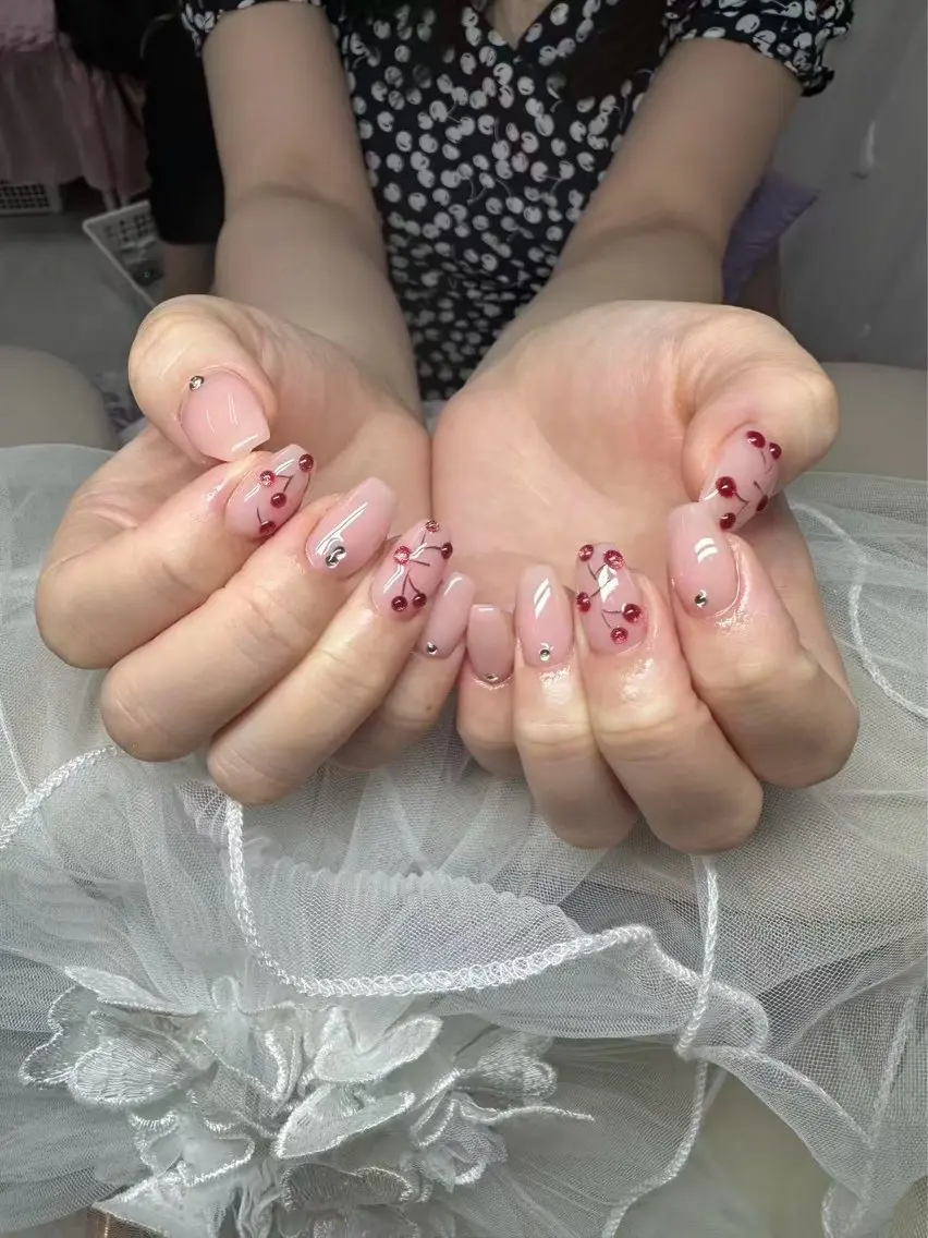 カラー 🌻KA KAのネイルデザイン