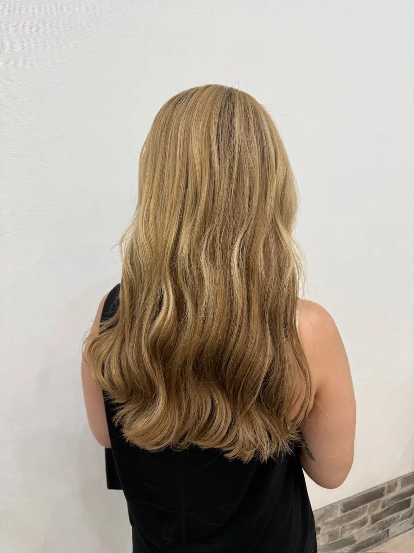 ロング ヘアカラー 山際 樹璃のヘアスタイル