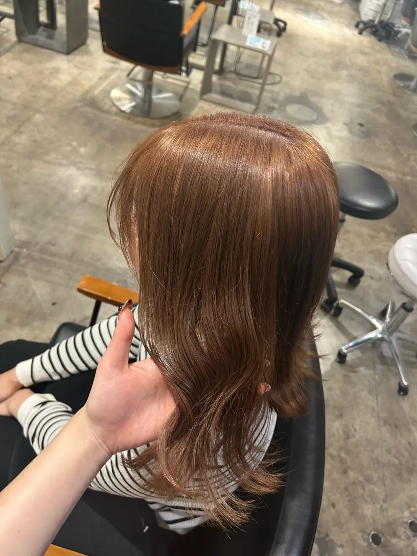 セミロング カラー ブリーチ ダブルカラー ブリーチなしカラー 羽成 優衣菜のヘアスタイル