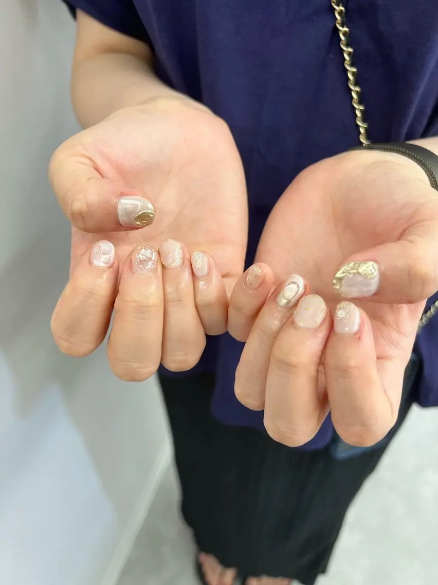 ネイル ジェルネイル ゴールド マグネットネイル ミラーネイル ニュアンスネイル Bana_ Nailのネイルデザイン