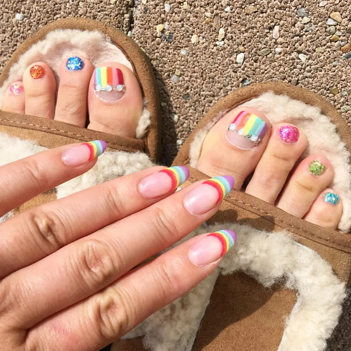 ネイル フットネイル フレンチネイル おそろいネイル ハンドネイル 🌈KANÅKO 🌈のネイルデザイン