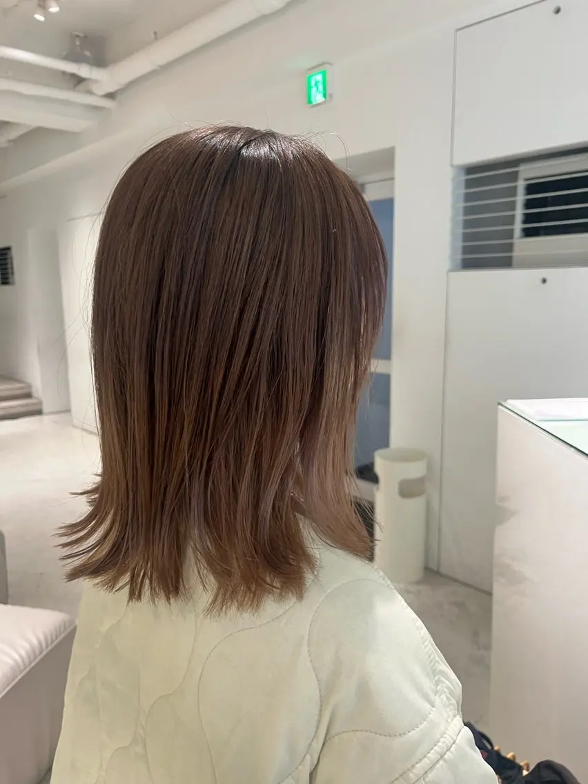 ミディアム Louwe 小島のヘアスタイル