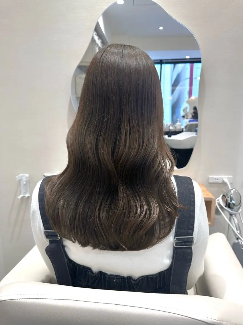 セミロング カラー ブリーチ グレージュ ブリーチなしカラー カット ヘアカラー トリートメント 矢野 晃平のヘアスタイル