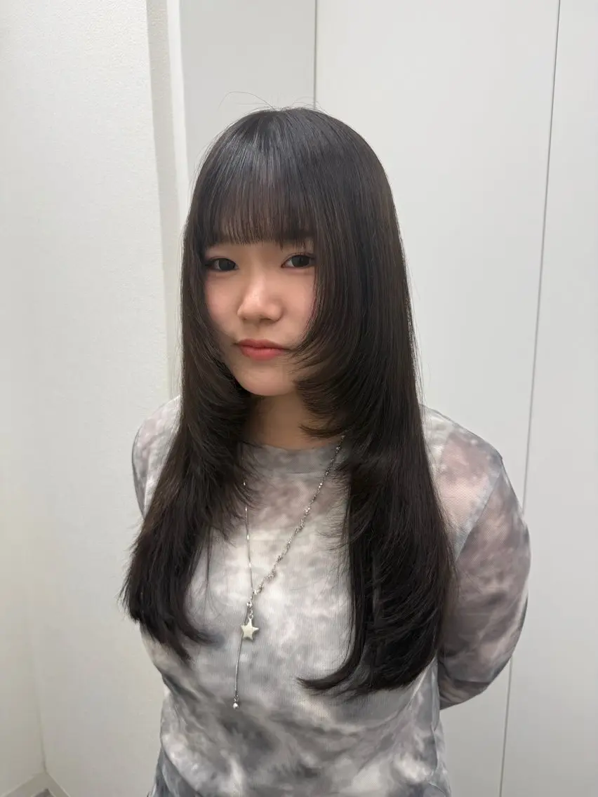 ロング chino /艶カラー🤍のヘアスタイル