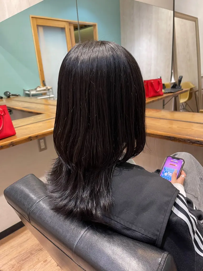 セミロング ボブ ウルフカット カット 佐藤 海璃のヘアスタイル