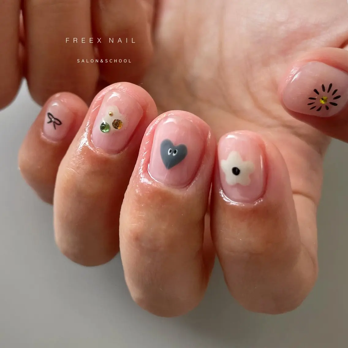 ネイル クリアネイル ハンドネイル フットネイル freex nail /ニュアンス/個性派のネイルデザイン