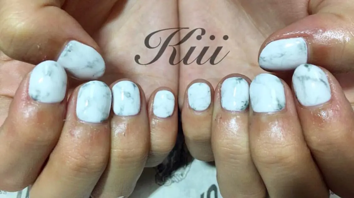 ネイル 大理石ネイル(マーブル) ハンドネイル フットネイル kiii.__ ✴︎*のネイルデザイン