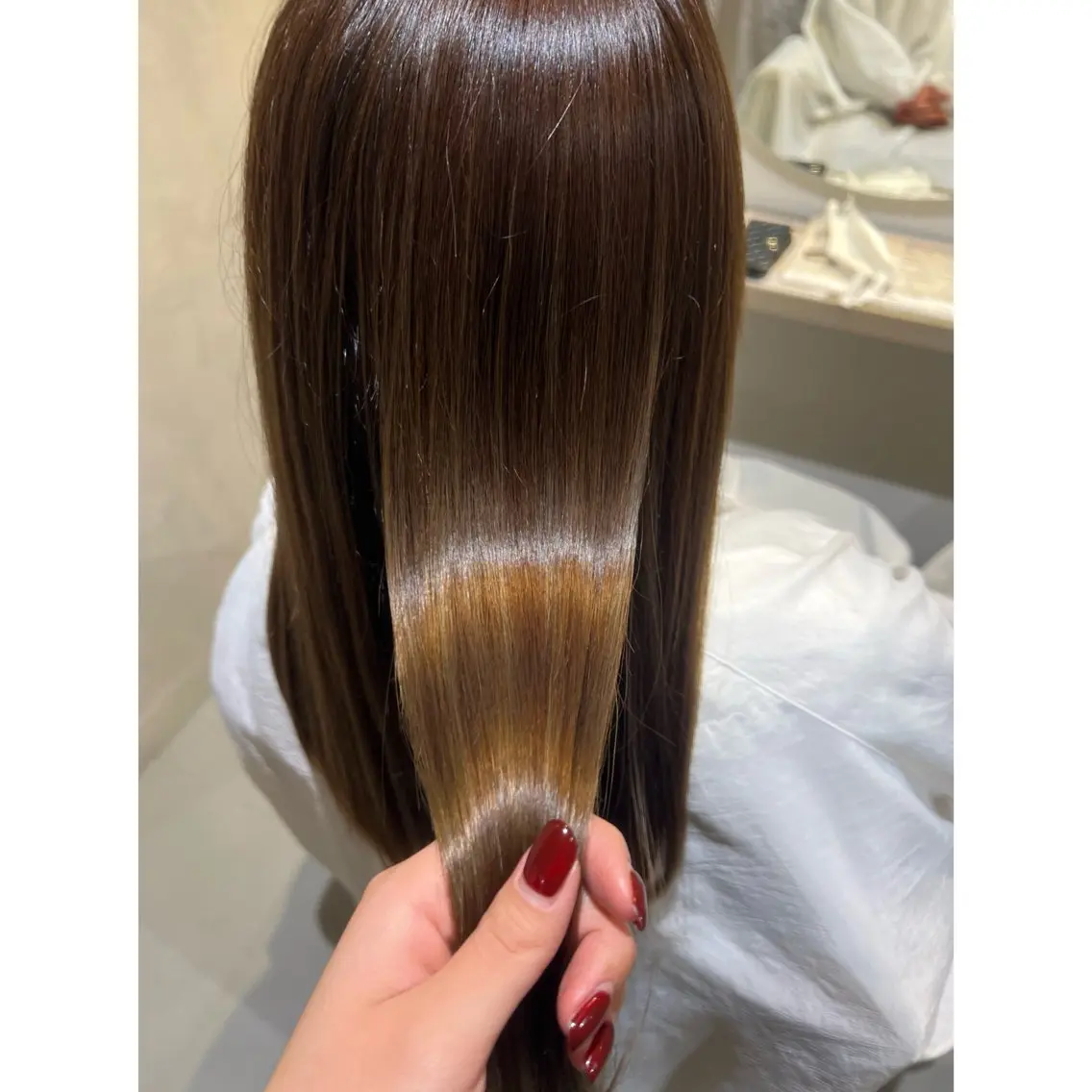 ロング カラー アッシュ ベージュカラー 坂野 美葵のヘアスタイル