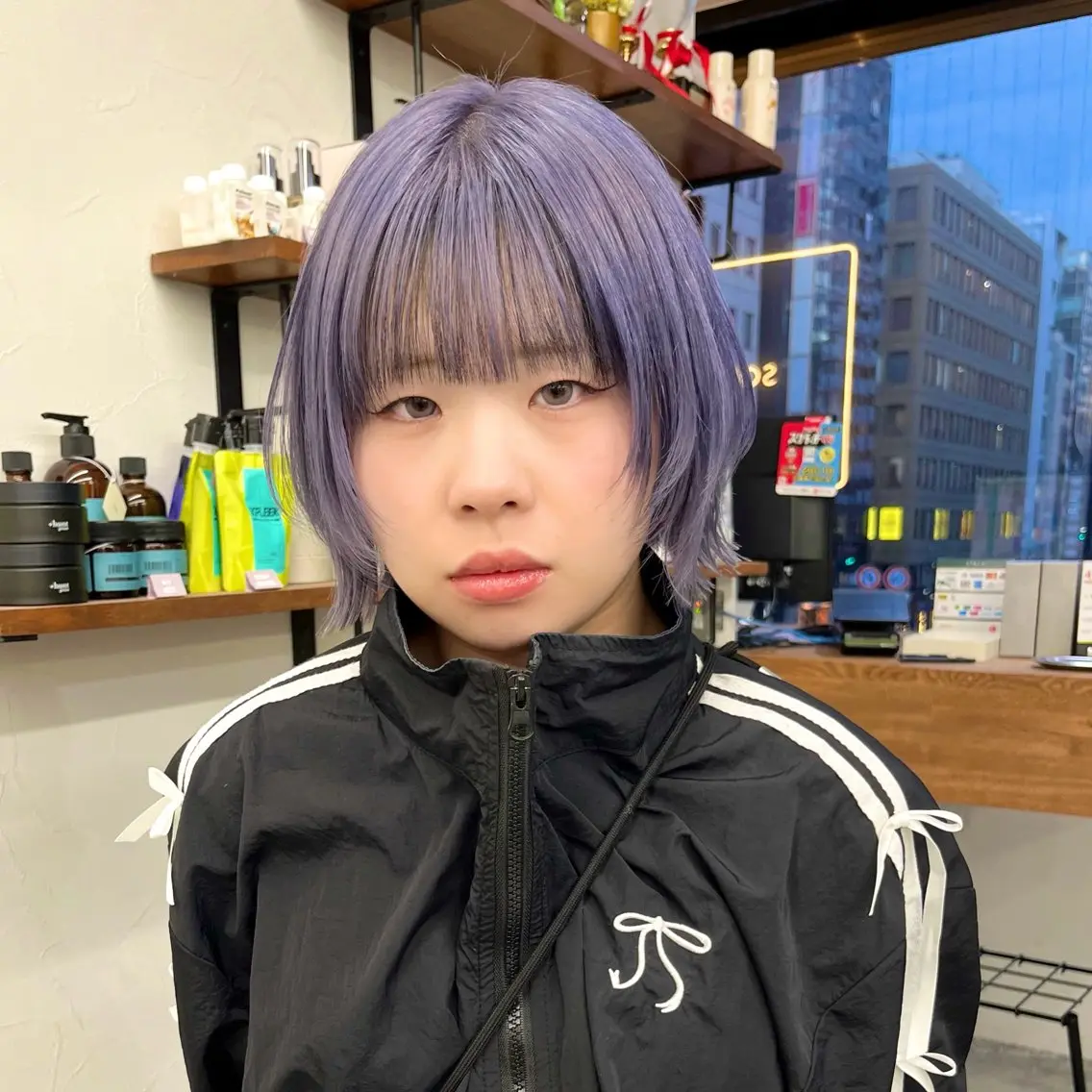 ショート カラー ボブレイヤー ブリーチ ラベンダーカラー ブリーチなしカラー ボブ カット ヘアカラー トリートメント 初めてのショート お任せください✂️のヘアスタイル