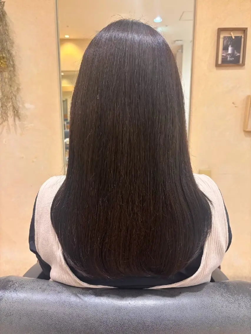 ロング 川瀬 由詩のヘアスタイル