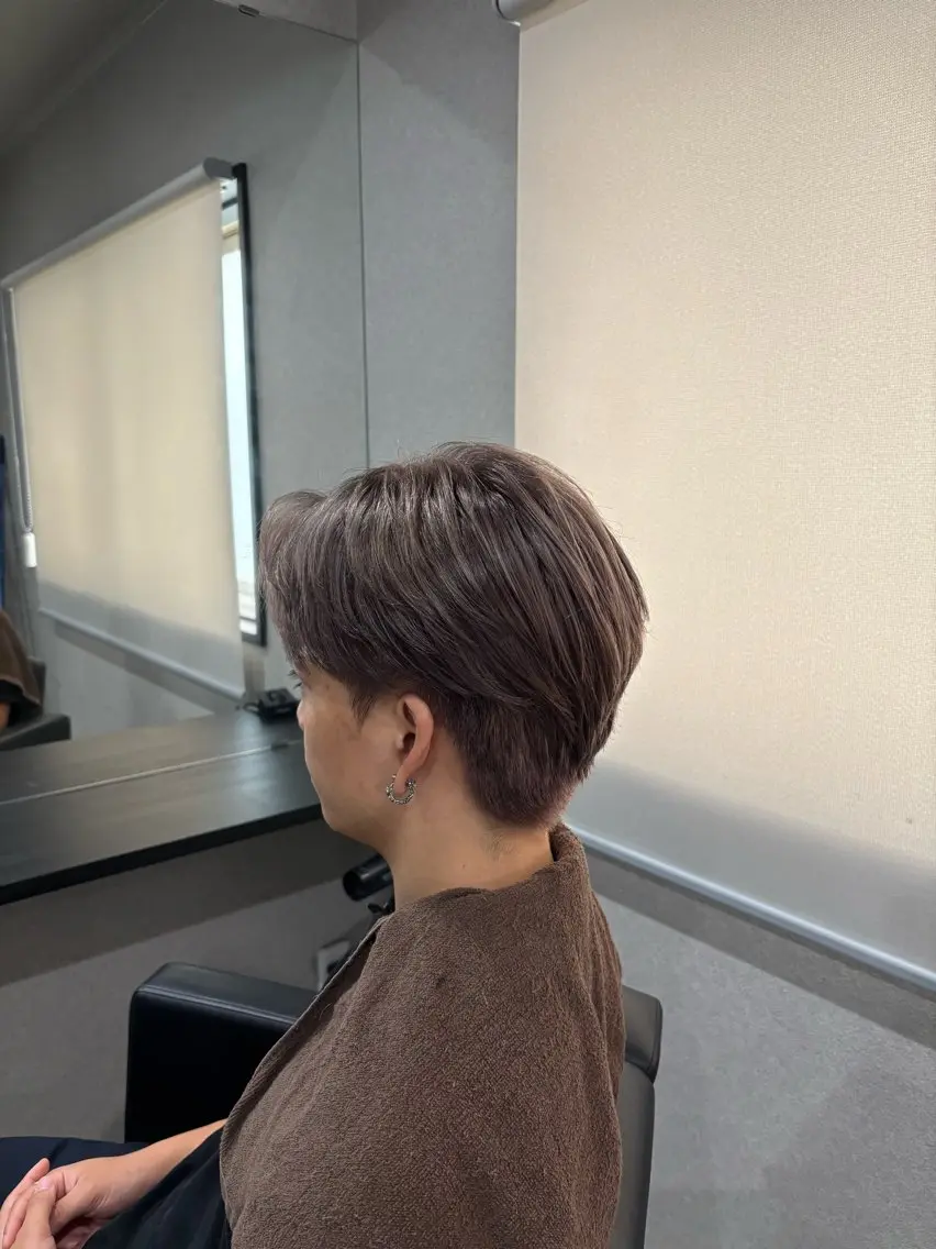 カット+ダブルカラー(ブリーチ×オンカラー)の写真