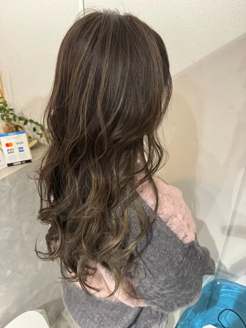 ロング カラー デザインカラー ハイライトカラー ハイライト 夜23時まで予約🉑 reverieあきらのヘアスタイル