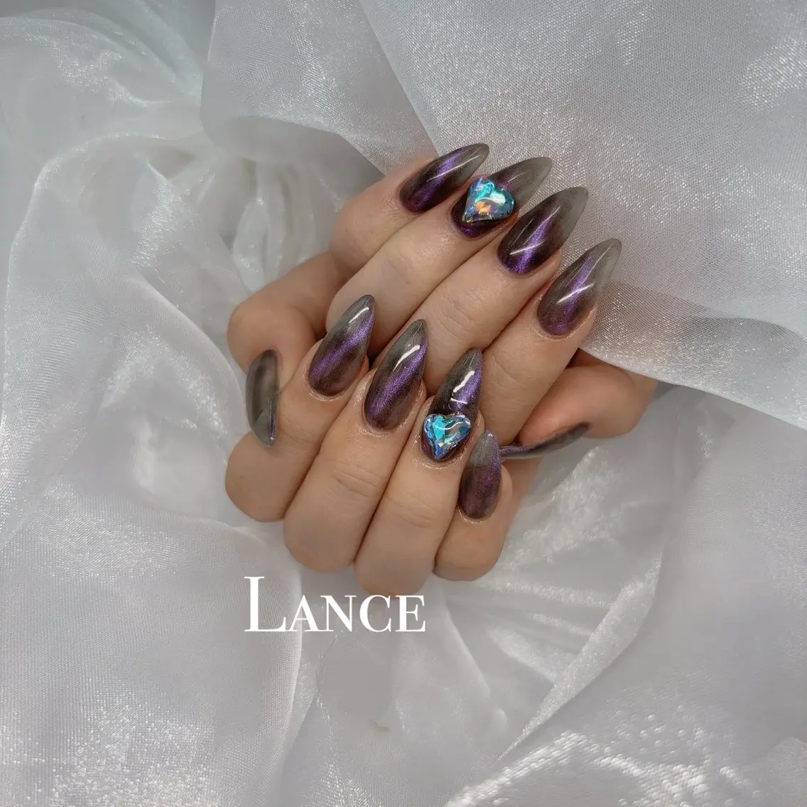 ネイル オーロラネイル フットネイル 氷ネイル・うるうるネイル キラキラネイル 韓国ネイル ハンドネイル Lance nailのネイルデザイン