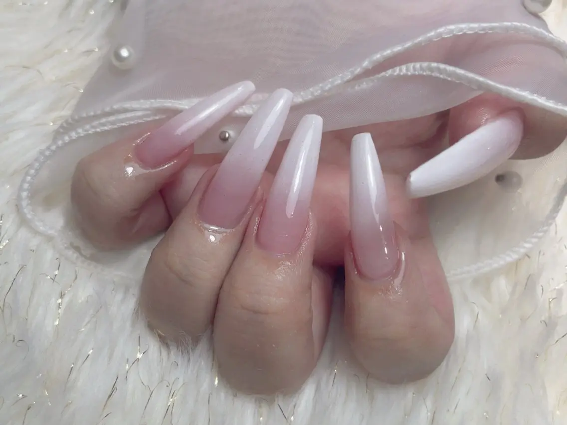ネイル グラデーション ピンク salon de Tiara 碧のネイルデザイン